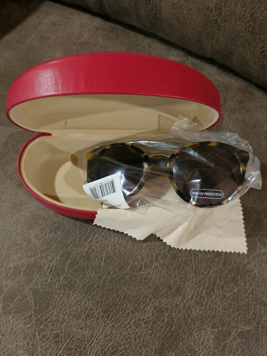 NWT Talbots Women\'s Tortoiseshell Sunglasses with Hard Case – NWT main image 4